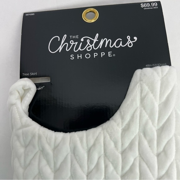 The Christmas Shoppe Hobby Lobby Christmas Tree Skirt Measure 48” White Quilted - Picture 3 of 7